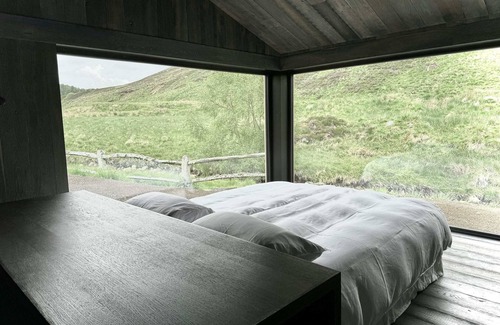 Ballater House | Laggan Cottage - Charming home along River Gairn