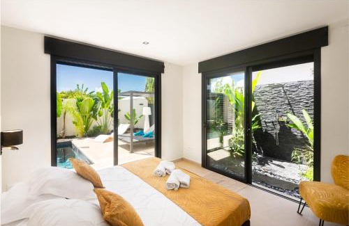 Dunoyer Villa | Lagon Paradis - 6 Villas individuelles avec Piscine ou Jacuzzi - Loc Voiture Cabriolet ou SUV