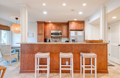 Kiawah Island Villa | Lagoon-Front Villa w/Screened Porch, WiFi & AC - Steps to Beach, Tennis & Golf