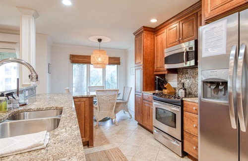 Kiawah Island Villa | Lagoon-Front Villa w/Screened Porch, WiFi & AC - Steps to Beach, Tennis & Golf