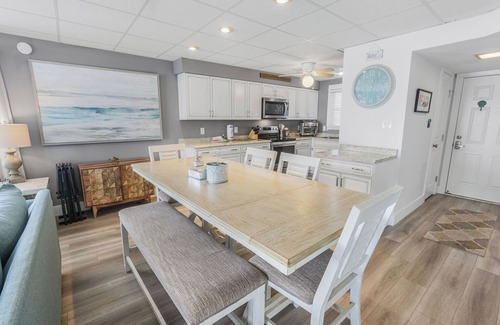 Ono Island Condo | Lagoon Landing 207- Best of beach & lagoon
