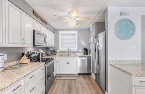 Ono Island Condo | Lagoon Landing 207- Best of beach & lagoon