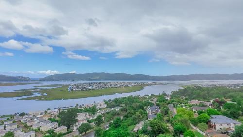 Old Place House | Lagoon View Accommodation
