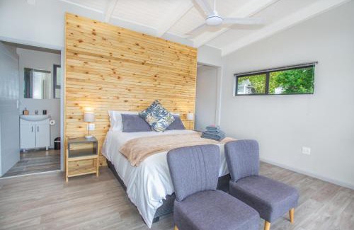 Old Place House | Lagoon View Accommodation