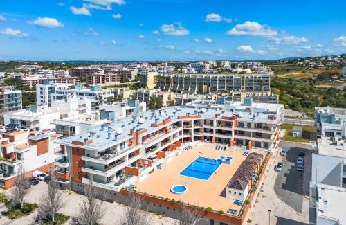 Lagos Apartment | Lagos Apt with pool and huge balcony Very close to Beach and Marina
