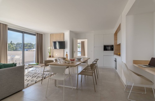 Antibes Apartment | Lagrange Apart'HOTEL Les Jardins d'Olympie