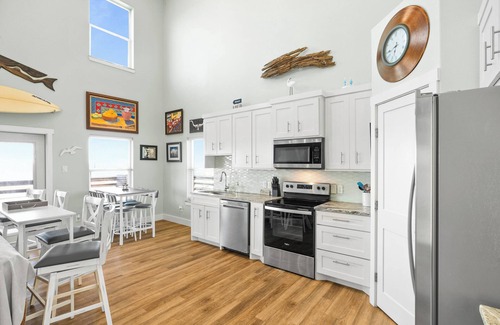 Flour Bluff House | Laguna Sunrise | Water Views, Private Pool + Minutes to Padre Island & Beaches