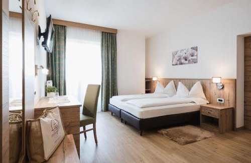 Livinallongo del Col di Lana Hotel | Laguscei Dolomites Mountain Hotel