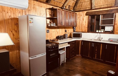 Marloth Park House | Lahlekile Nathi log cabin in Marloth Park