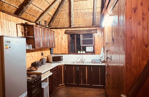 Marloth Park House | Lahlekile Nathi log cabin in Marloth Park