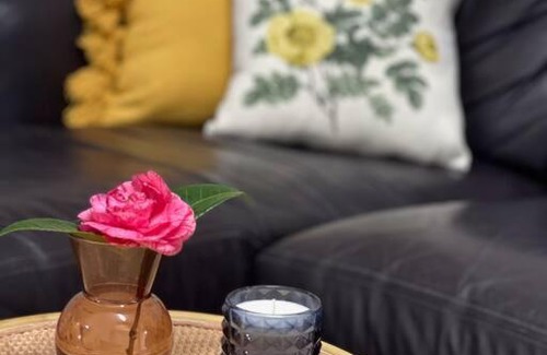 Stanthorpe House | LAHOOL GUEST HOUSE JUST A CREEKSIDE STROLL TO TOWN
