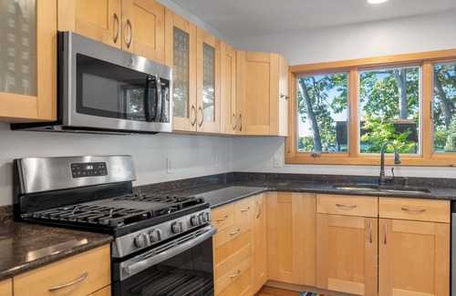 White Lake Cottage | Lake Front little paradise on Oxbow Lake with hot tub!