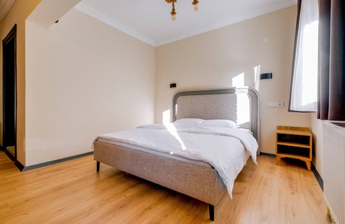 Tosya House | Lake and Mountain View Hotel | Doceia Moderna