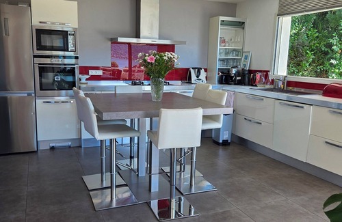 Veyrier-du-Lac Villa | Lake Annecy magnificent new villa standing in front of the lake with stunning vi