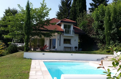 Veyrier-du-Lac Villa | Lake Annecy magnificent new villa standing in front of the lake with stunning vi