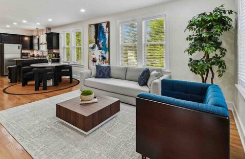 Crescent Lake Apartment | Lake apt 5 min to downtown