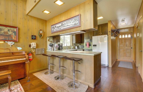 Lake Arrowhead House | Lake Arrowhead Family Home w/Game Room