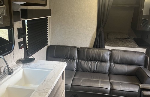 St. Joseph House | Lake Bruin deep water Lot. Gazebo and Camper trailer available Wi Fi