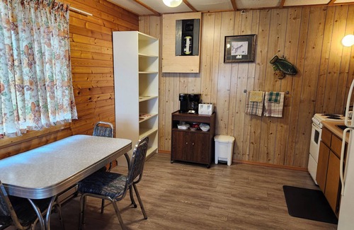 Sioux Narrows Nestor Falls Cabin | Lakefront 3-bedroom cabin on Crow Lake #4 Bull Moose Lodge