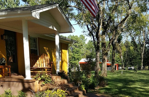 Winchester House | Lake, Caverns, Sewanee, & Jack Daniel’s All Nearby! Boat, RV, Camping, Barn