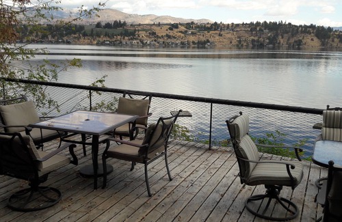 Manson House | Lake Chelan Private Waterfront Home, Exclusive Docks & Moorage. Pets Welcome.