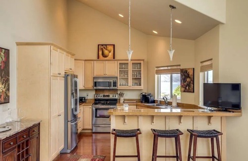 Chelan House | Lake Chelan Waterfront Resort Home- Pool, Boat -STR-0290