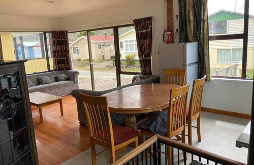 Ashburton Lakes House | Lake Clearwater Lodge - Stunning mountain location - two Lakes/Unlimited Walks