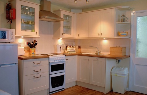 Cullompton Cottage | Lake Cottage a cosy cottage in Devon