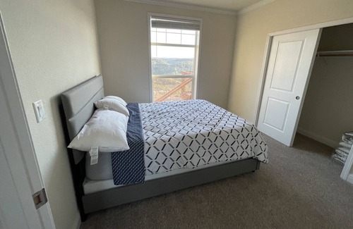 Lower Lake House | Lake County Hilltop Getaway, stargazers delight!