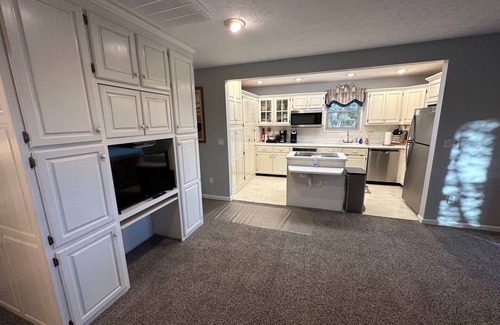 Bronston Condo | Lake Cumberland Cozy 1 Bedroom 7-3 Woodson Bend Resort Condo Bronston Ky