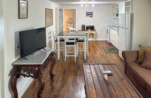 Afton House | Lake Days, BBQs & Fireside Nights: Afton Retreat