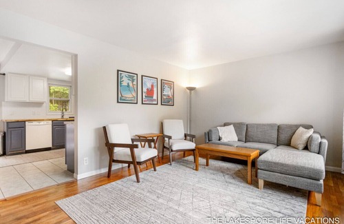 Holland House | Lake Effect Cottage close to Lake Michigan