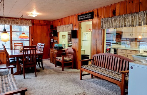Brethren Cottage | Lake Elinor Retreat ~Springtime Blooms~ New Sauna!