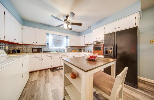 North Kingsville House | Lake Erie Escape Family-Friendly Home with Patio