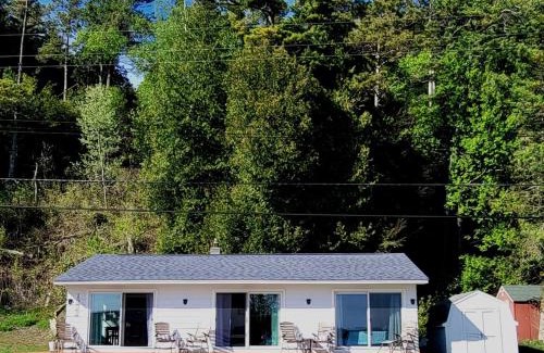 Lake Township House | Lake Escape - Private Lakefront With Kayaks!