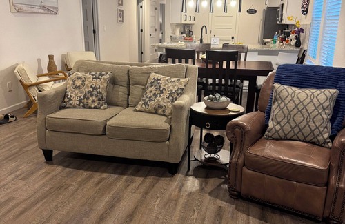 Afton House | LAKE FEVER 14 MONKEY ISLAND PORT DUNCAN BATTLEFIELD COURSE 3 BED 2 BATH 7 GUEST