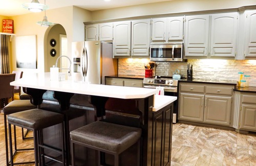 Carl Junction House | Lake Front*100° Heated Pool Year-Round* Hot Tub