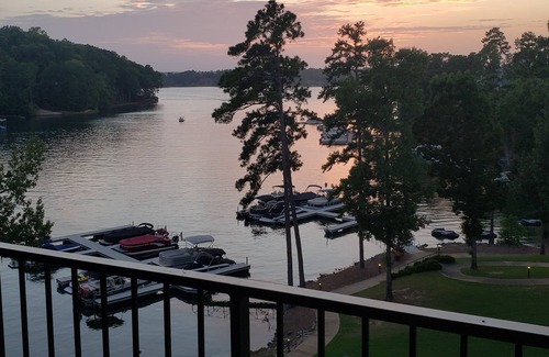 Dadeville Condo | Lake front condo with boat slip and Kayaks Dadeville Alabama Lake Martin