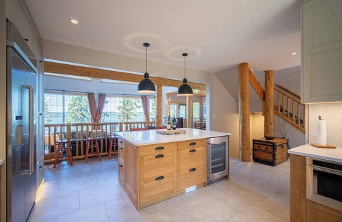 Fallis Cottage | Lake Front Cottage For Family On A Private, Quiet Beach