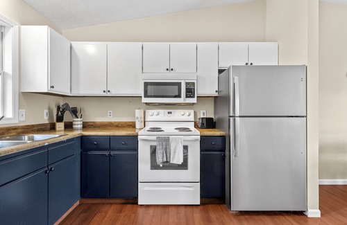 Lake Ann House | Lake Front Cottage in awesome Lake Ann, MI