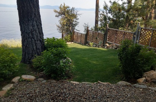 Glenbrook House | LAKE FRONT HOME WITH SUPER VIEWS, Lake Tahoe Nevada NO DISCOUNTS GIVEN