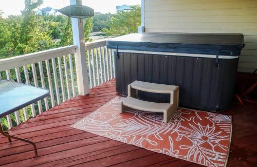 Avon House | Lake Front Modern Beach House-Hatteras Island