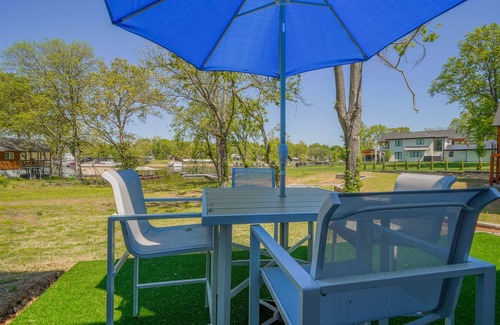 Afton House | Lake Front Monkey Island Paradise