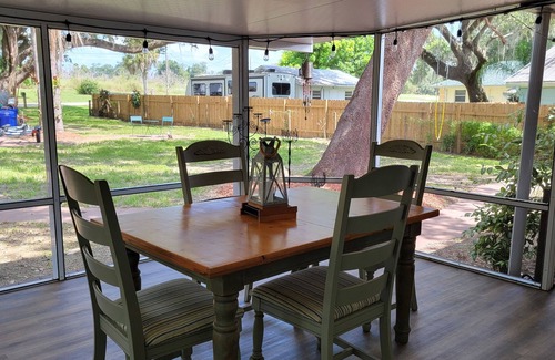 Highland Cottage | Lake Front Oasis. Amazing Sunsets-12 min from Sebring Raceway