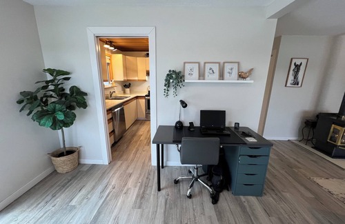 70 Mile House House | Lake Front Recreational Acre