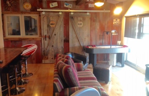 Frontenac House | Lake Front Residence Directly on the Water