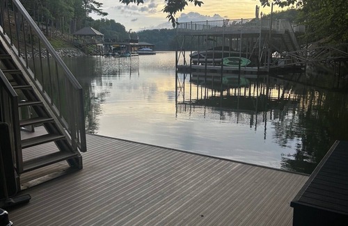 The Arbor House | Lake Front Retreat with 2-tier Dock , Brand new 4 Bedroom Home
