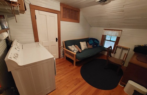 Swanzey House | Lake Front Scenic Home 6 bdrm with 3 &1/2 bath