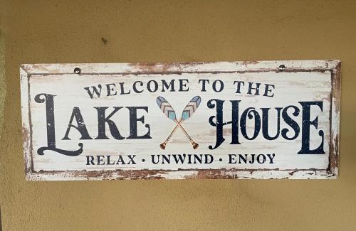 Lake Albert House | Lake Front, Sunset Views