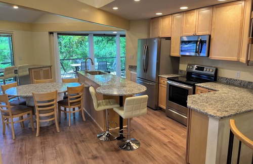Lake Ozark Villa | LAKE FRONT Swim off private Deck" WOW" ELEGANT in Heart Of Lake Of OZARKS